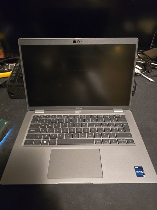 НЕРАБОТЕЩ Dell Latitude 5430 - Core i5-12th Gen - NO RAM - NO SSD