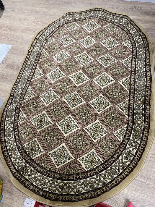 продается ковер в отличном состоянии