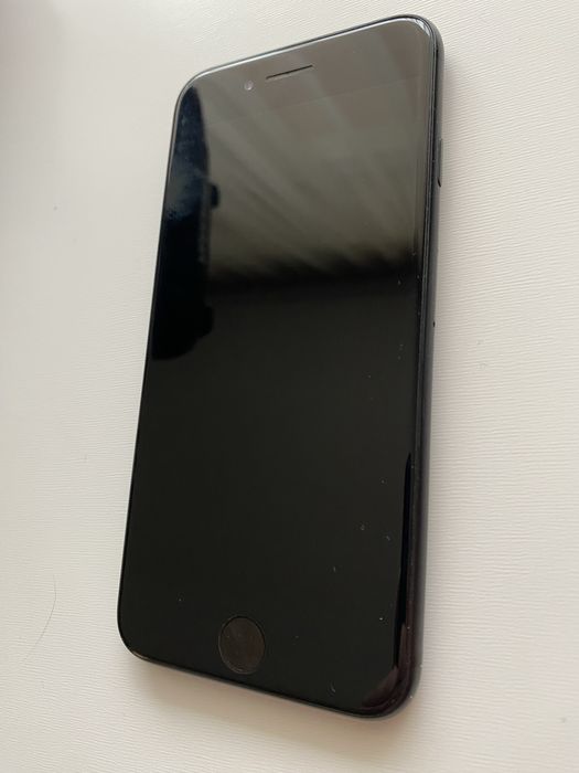 Перфектен iphone se2020 64GB