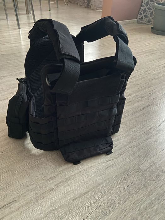 Тактическа жилетка
