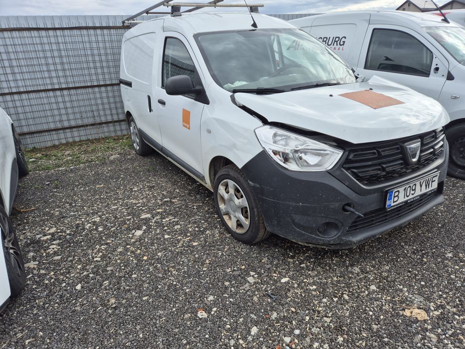 Dacia dokker lovit avariat