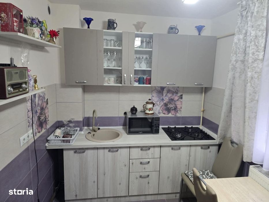 Apartament 2 camere - 54 mp, etaj 3 - zona centrala