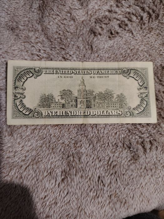 100$  номизматична. Все още в обръщение