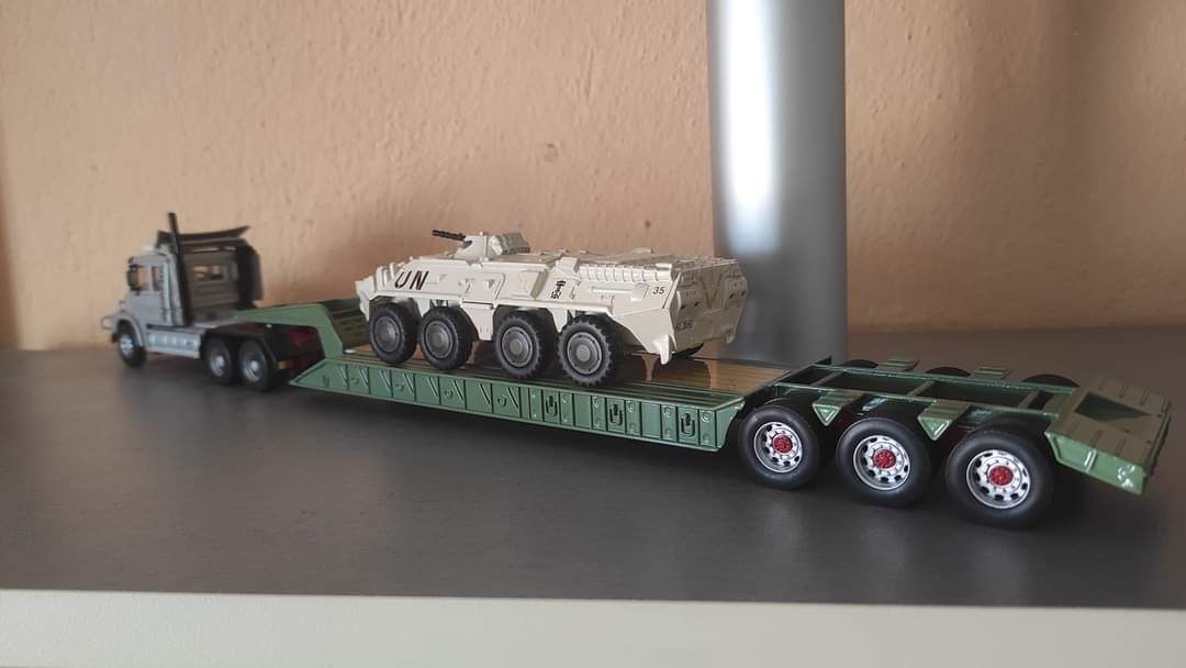 Метални модели 1:50