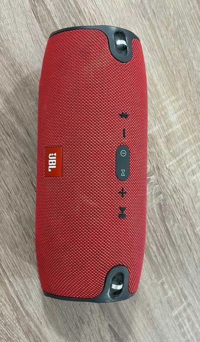 JBL Xtreme + зарядно