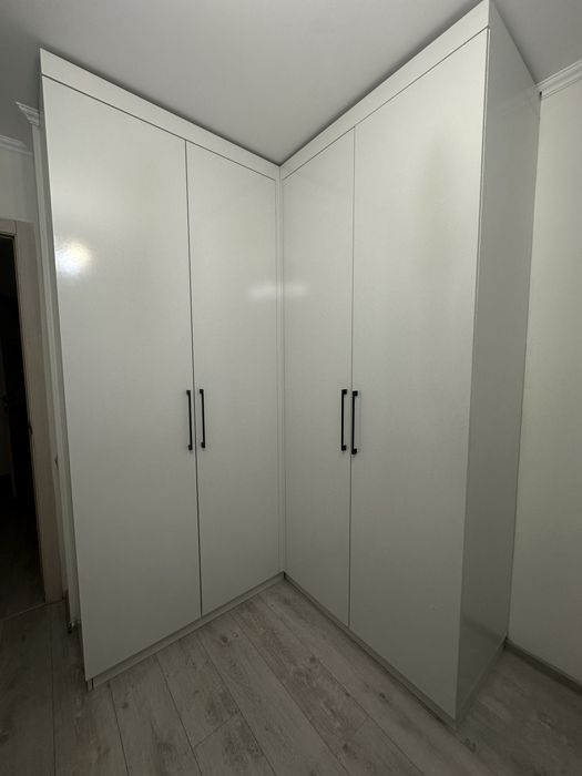 Продаем шкаф под потолок, 2,6м