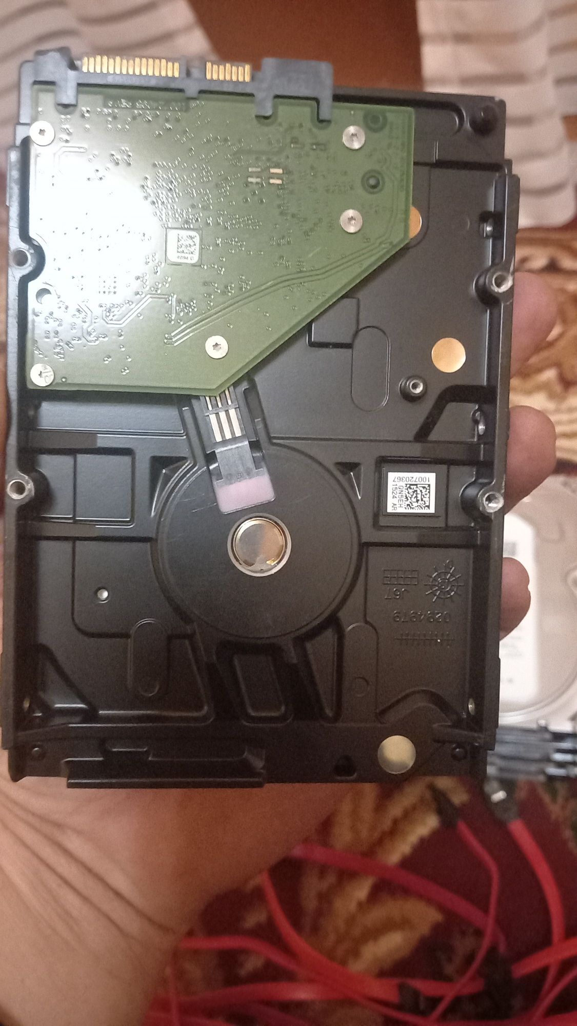 1 TB vint sotiladi