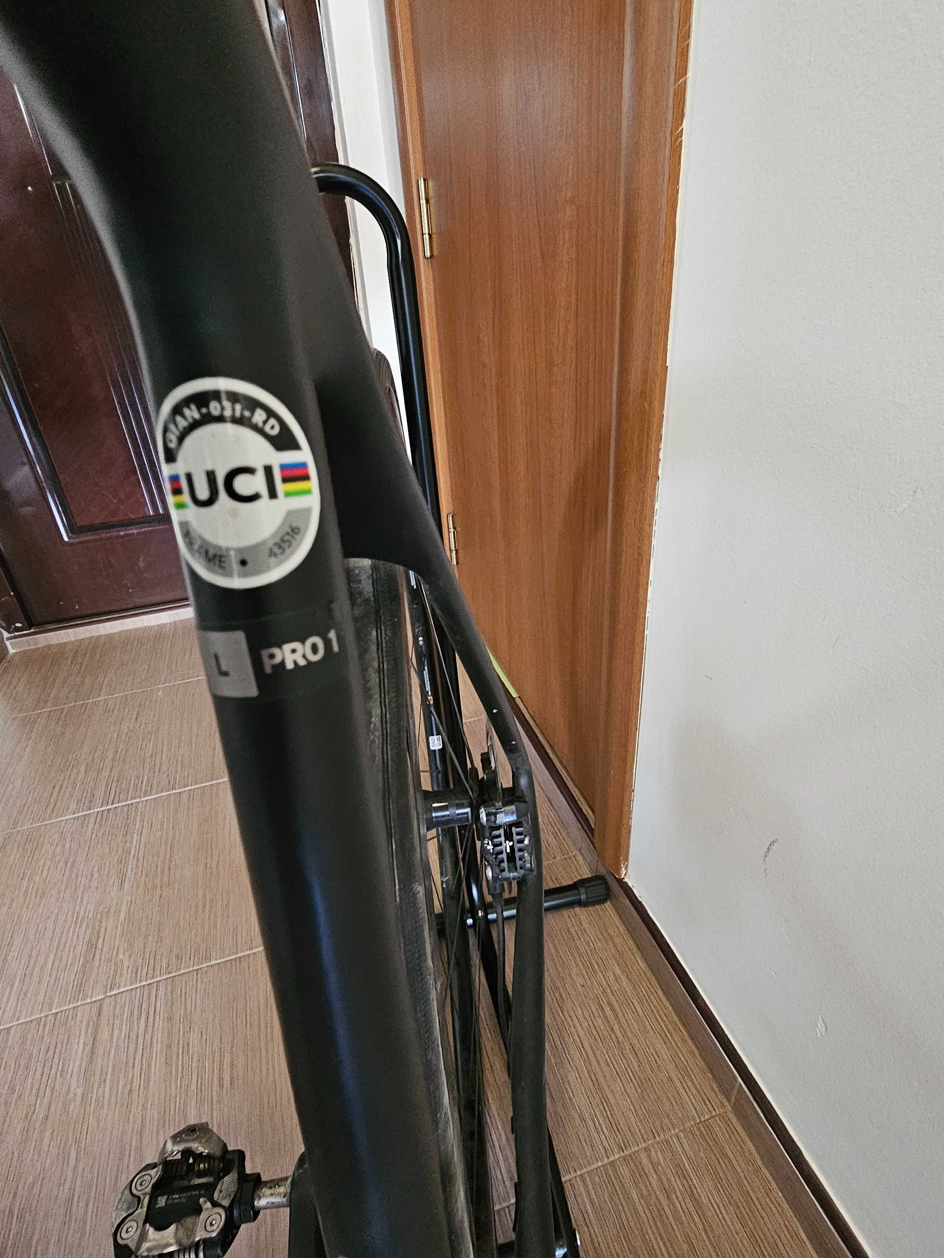 Giant TCR Pro1 Disc carbon 56- dual power meter