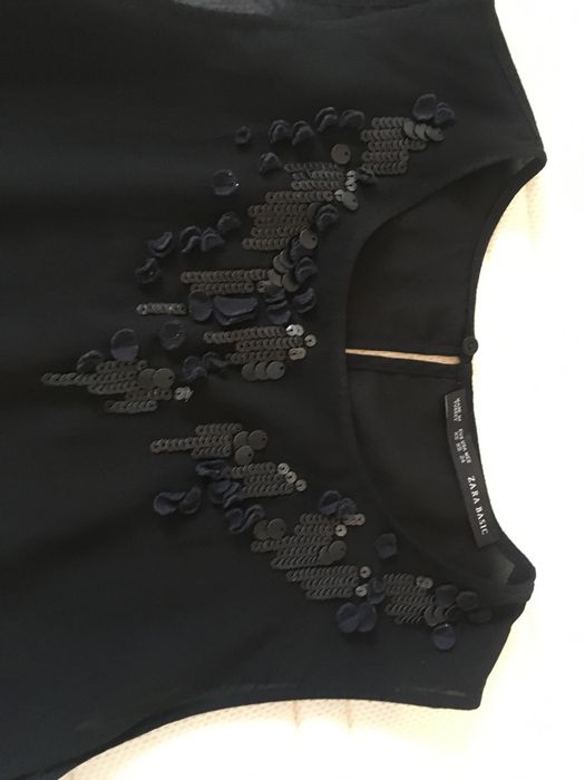 bluza fara maneca, din voal, cu paiete negre pe piept, Zara