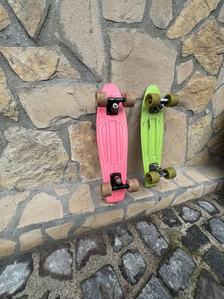 Vand doua penny board uri