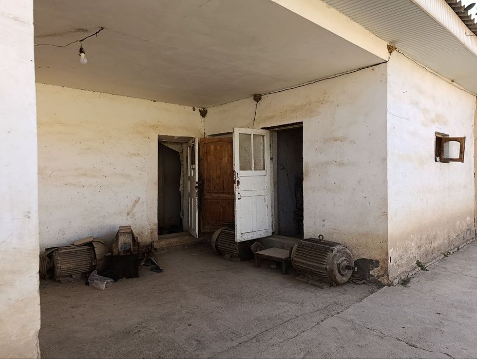 G`isht zavodi binosi