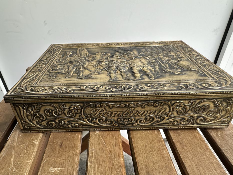 Метална кутия за съхранение