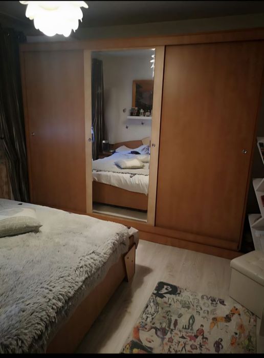 Mobila dormitor..pat ,noptiere și dulap