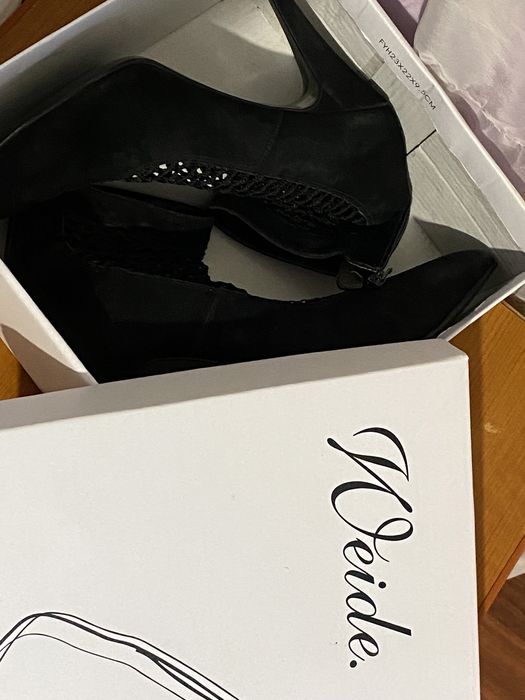 Vând pantofi goth plasă