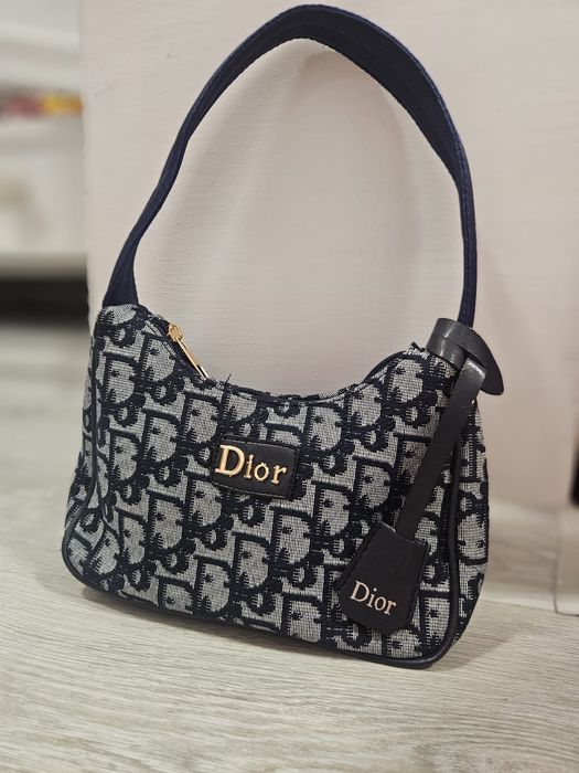 ДАМСКИ кожени чанти Guess,Louis Vuitton i CK