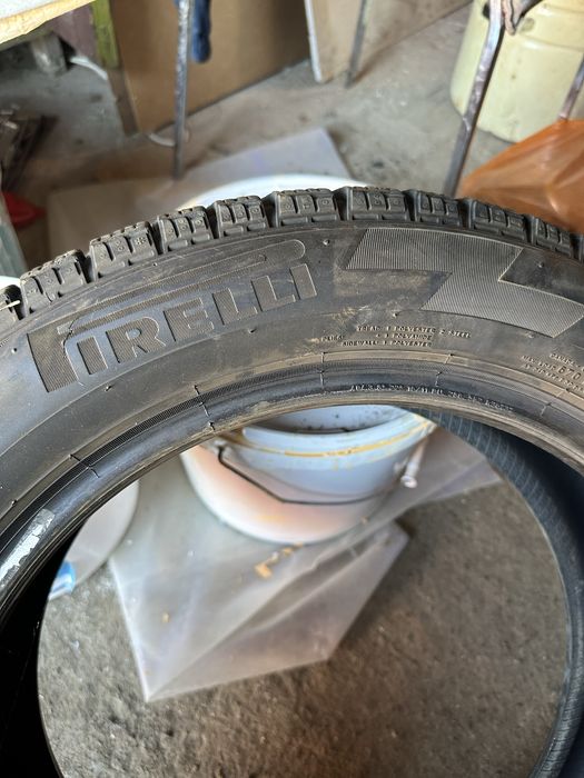 Зимний покрышка Pirelli