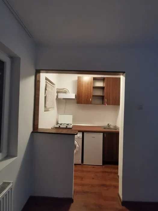 Inchiriez garsoniera