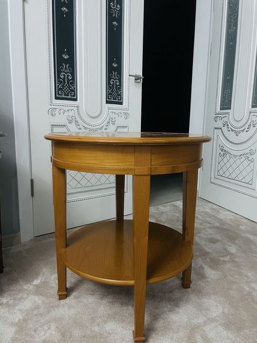 Продается круглый стол срочно