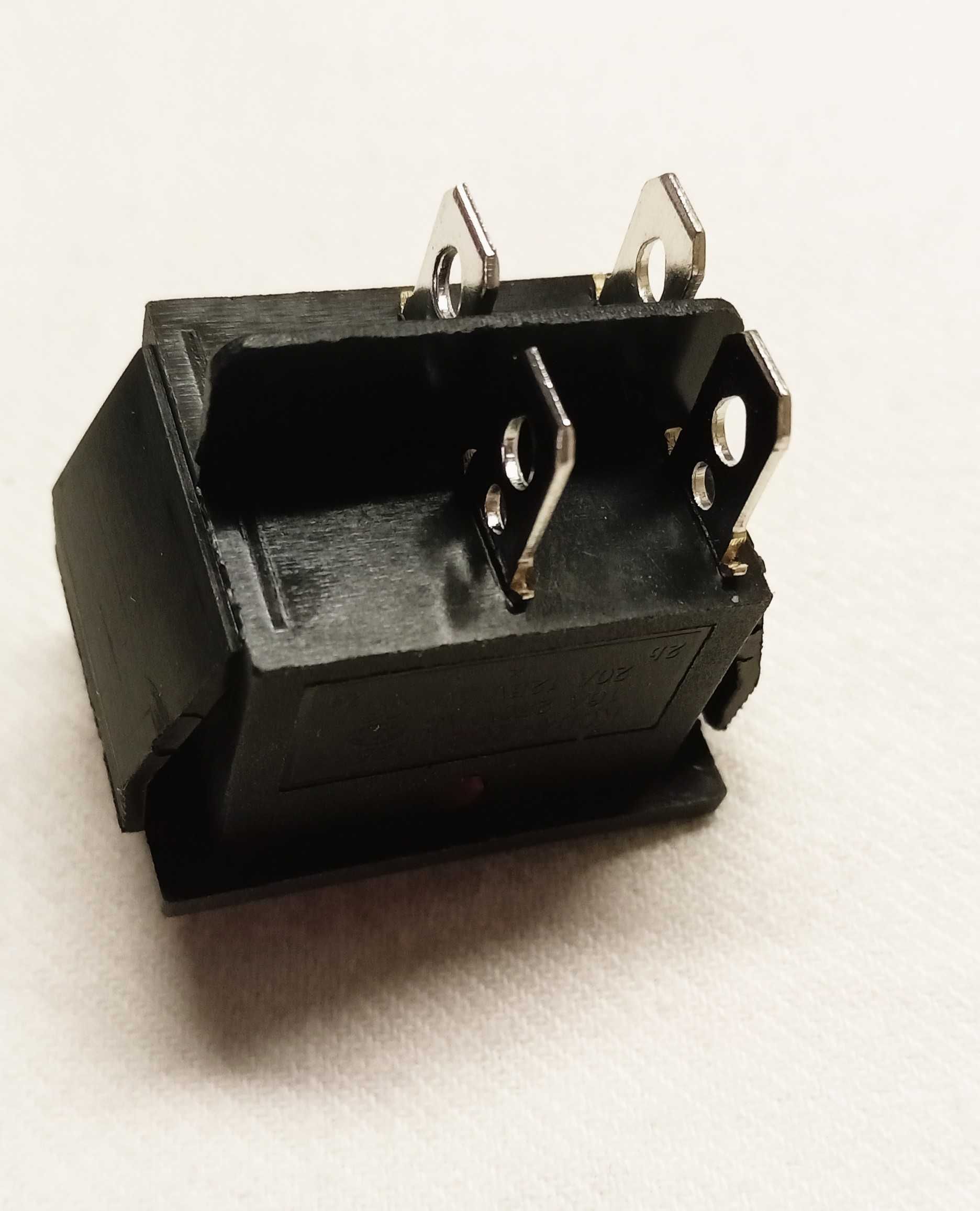 Превключватели, 15A-250V, с две позиции, светещи.