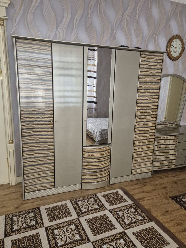 Мебел кроват шкаф трюмо
