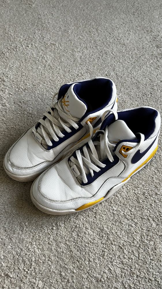 Vand Nike Air Flight Legacy Lakers marimea 41