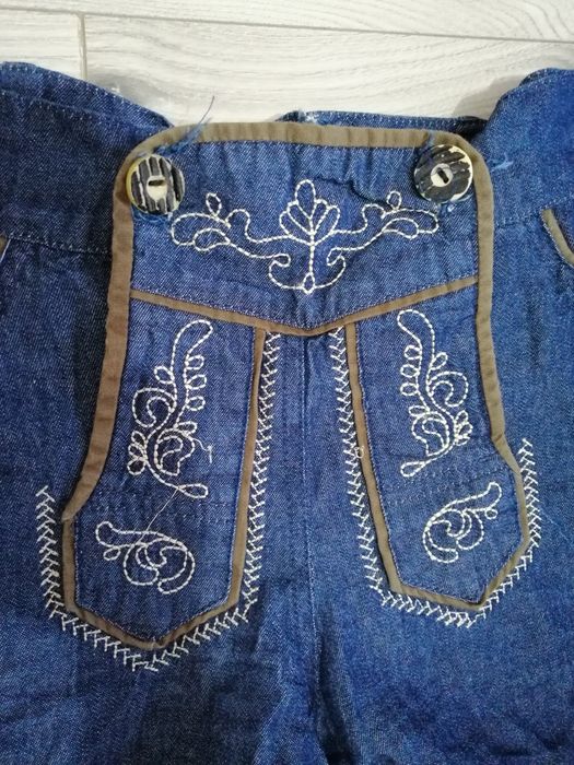 Pantaloni scurti din blug model hippie brodat dama marimea Xs-S 34/36