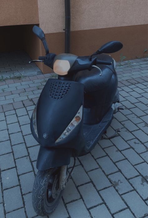 Vând scuter piaggio