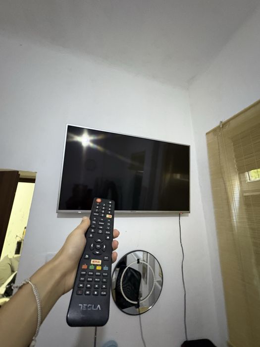 Televizor Tesla Smart TV – funcționează pe HDMI + YouTube
