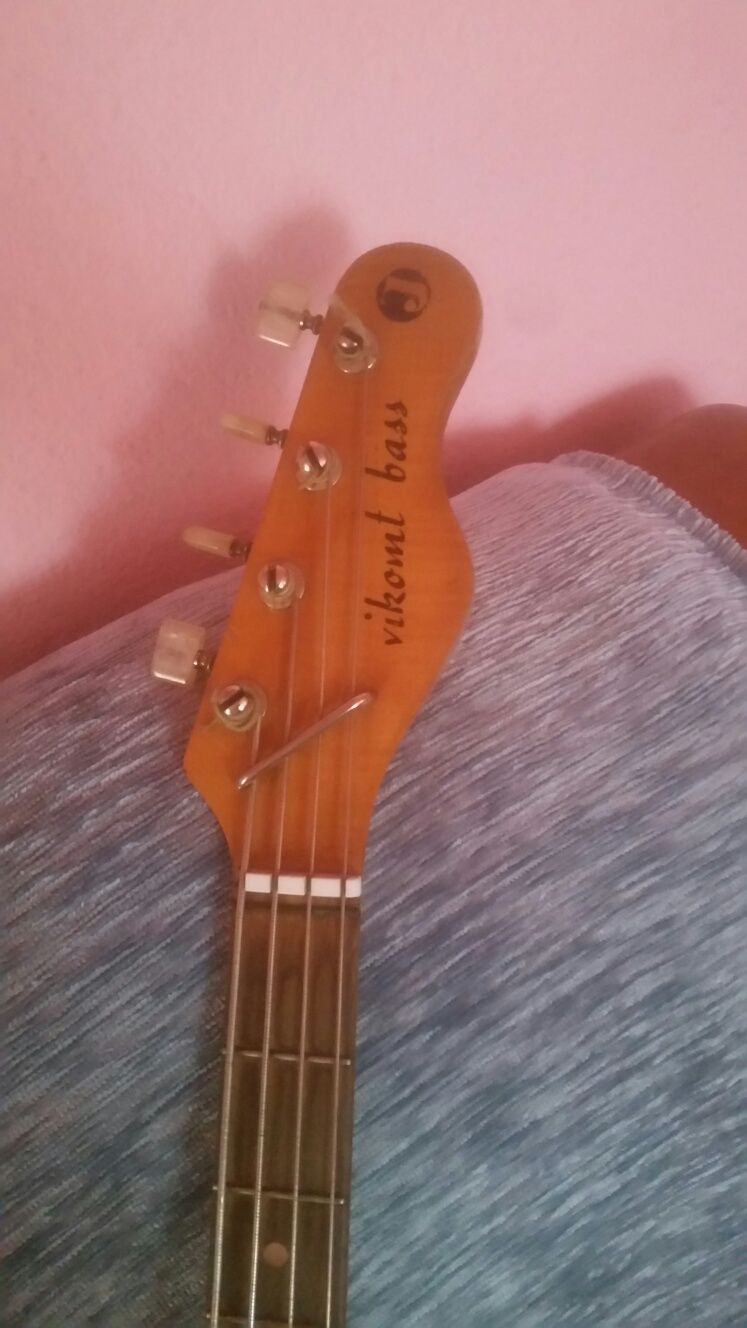 Ghitară bass Jolana