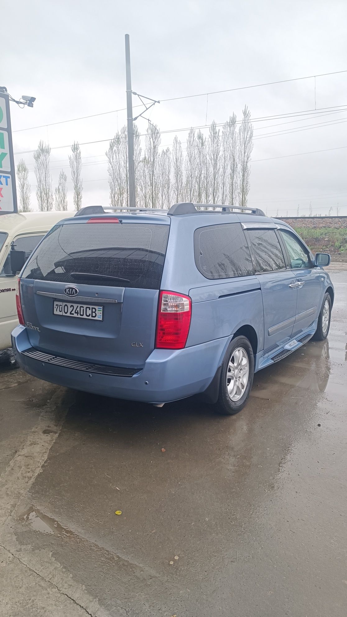 KIA carnival sotiladi sirochni