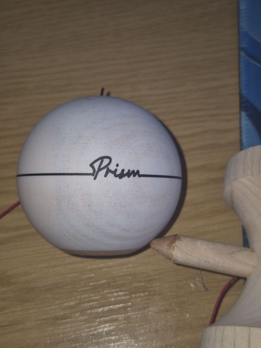 Kendama daoriginz × prism alba iulia grip raptor clear