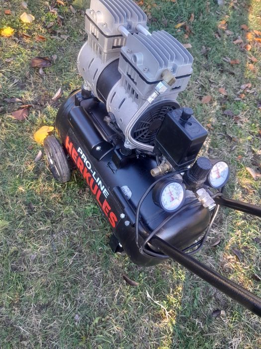 Compresor aer 24 litri  silentios 8 bari