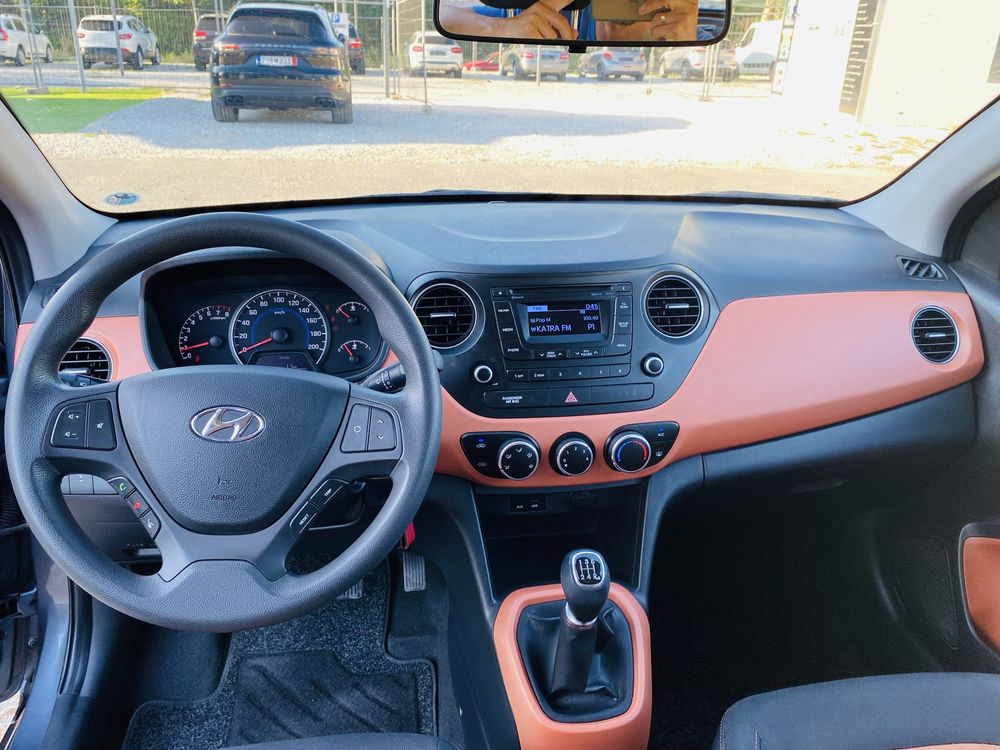 Продавам Hyundai i10