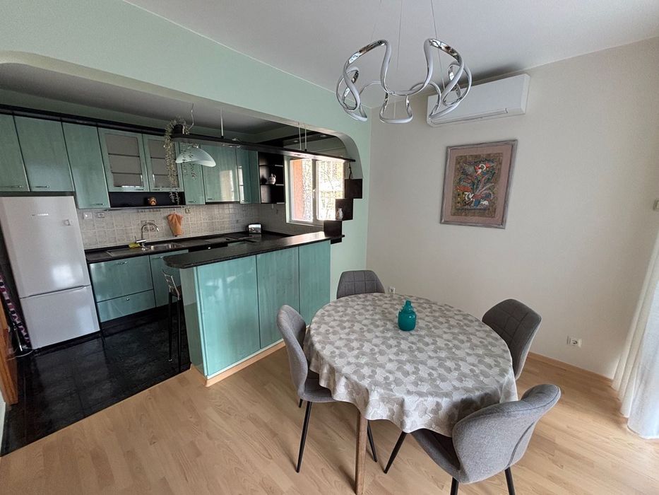 Дава се под наем Тристаен апартамент в София, Стрелбище - 110 кв.м за 730 € - Снимка #3