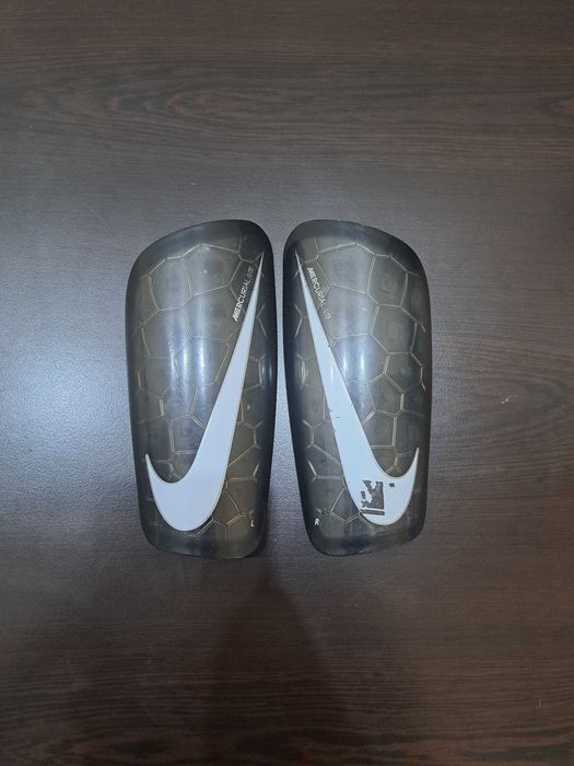 Кори за футбол Nike Mercurial Lite