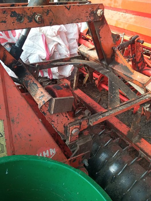 Suport pentru semănătoare