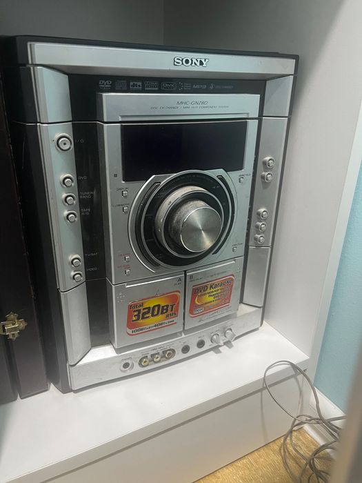 Музыкальный центр продам в рабочем состоянии