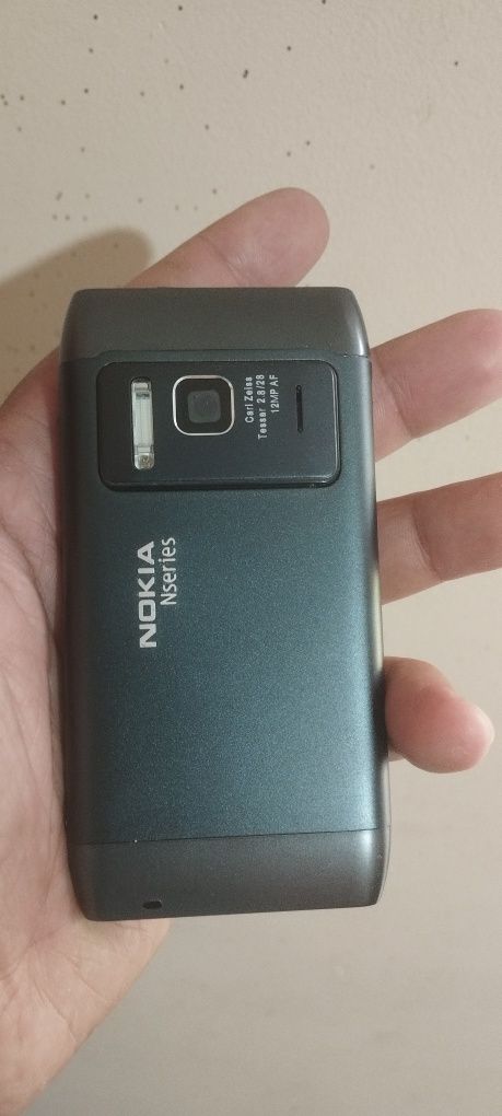 Продам Nokia n8 в хорошем состоянии
