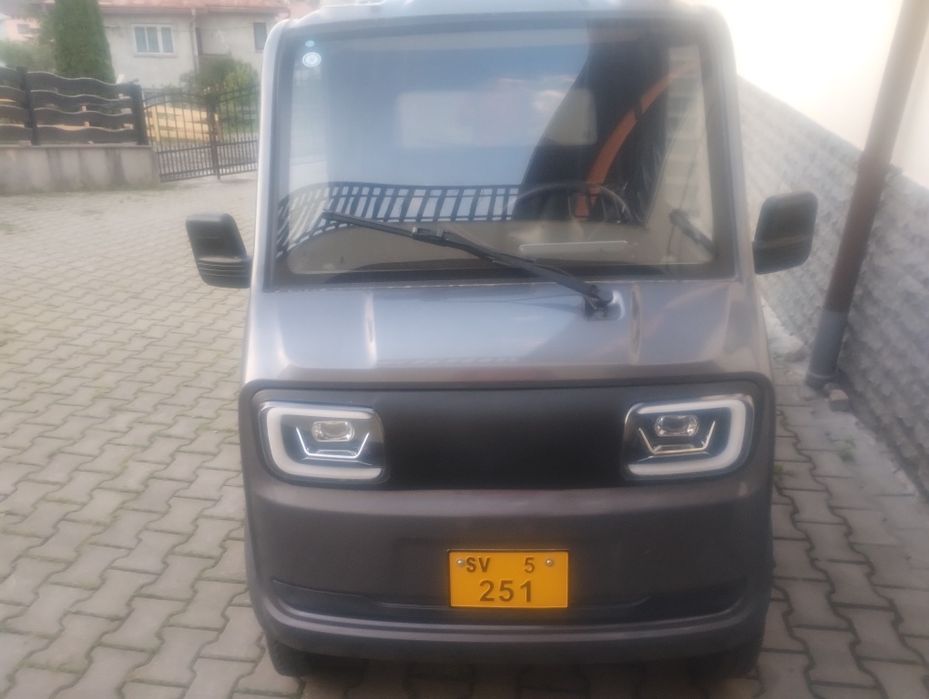 Vînd triciclu electric de5500 w pe patru roți roți