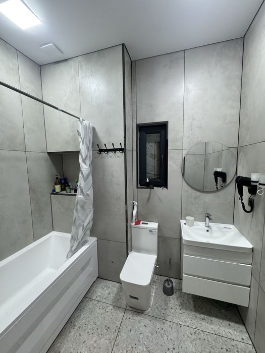 Срочно продается 2х ком., кв., на литературном 2/9/9 58м2