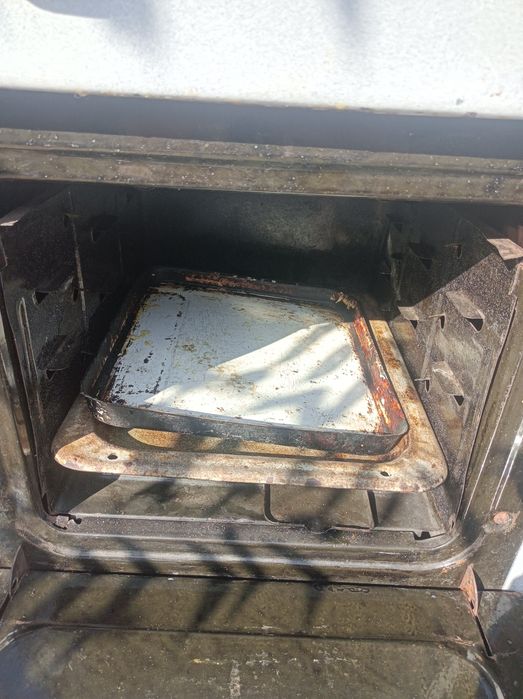 Газ плита работает 4 комфорки