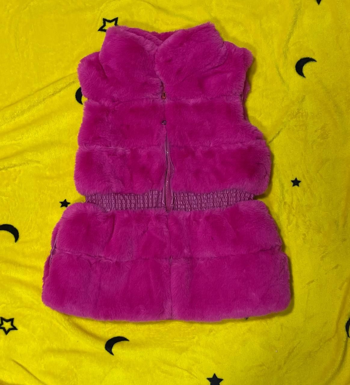 Vesta din blană 
M Xl 

Preț 60