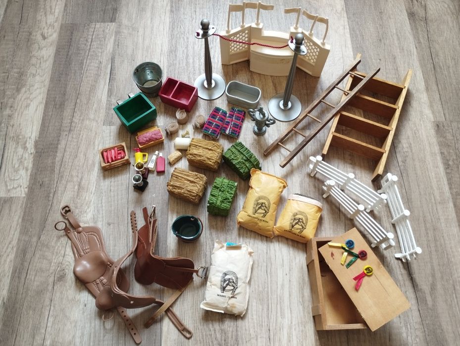 Ретро комплект миниатюри за макет на конюшня/ ферма за коне