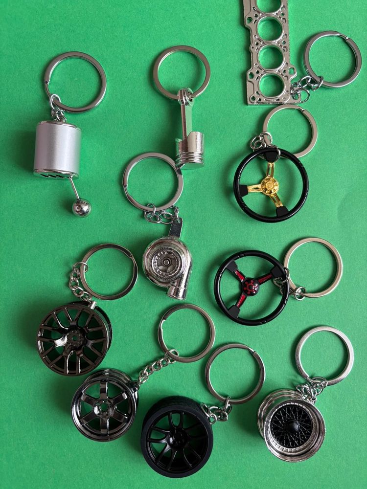 Brelocuri piese auto