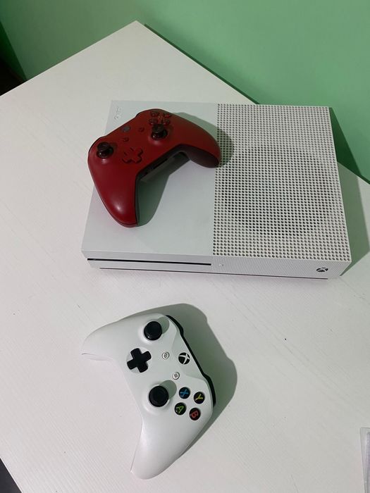 Xbox one s 1tb.