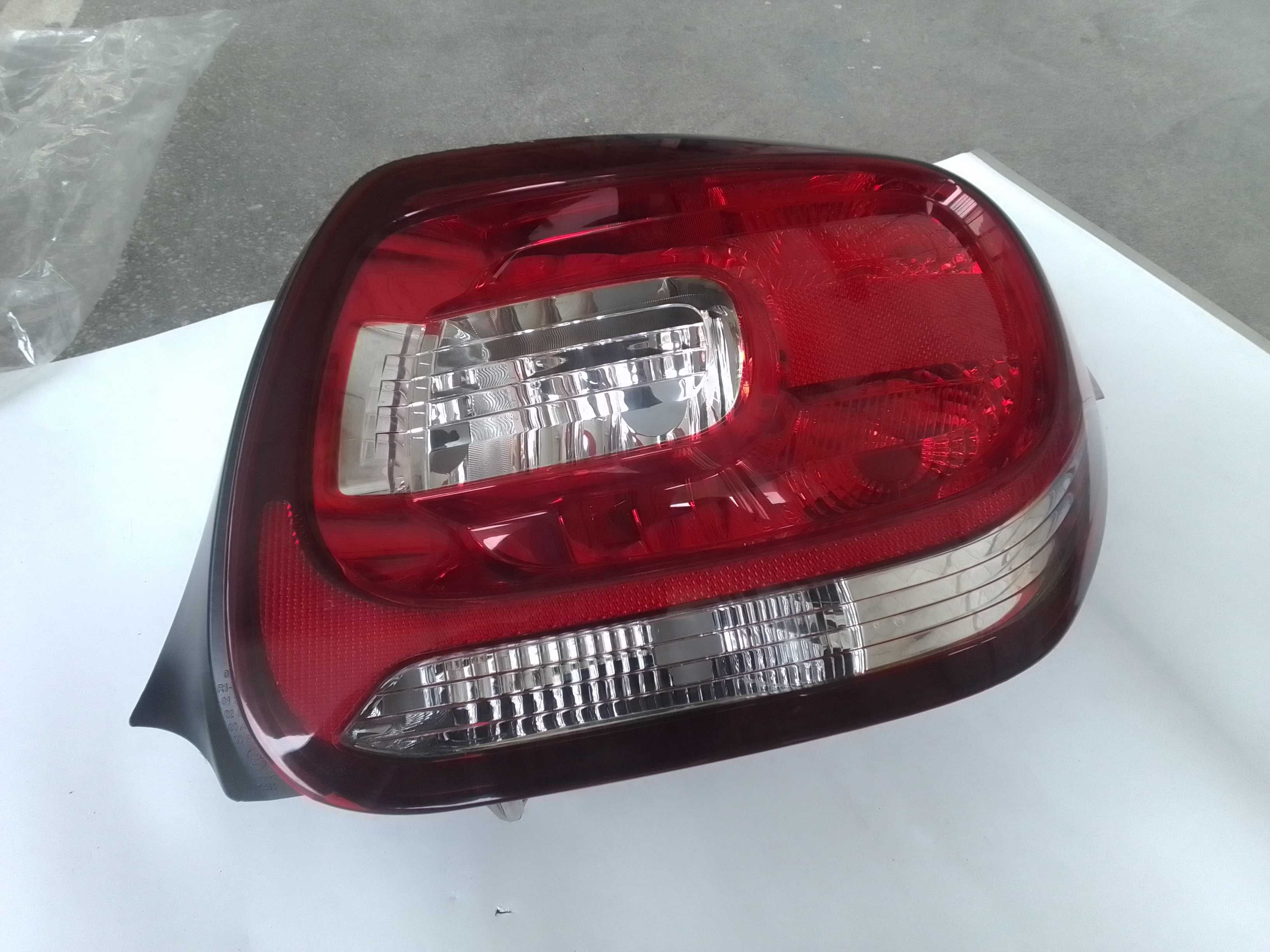 Нов десен стоп за Citroen DS3 / Ситроен ДС3 (2010-2014)(алтернатива)