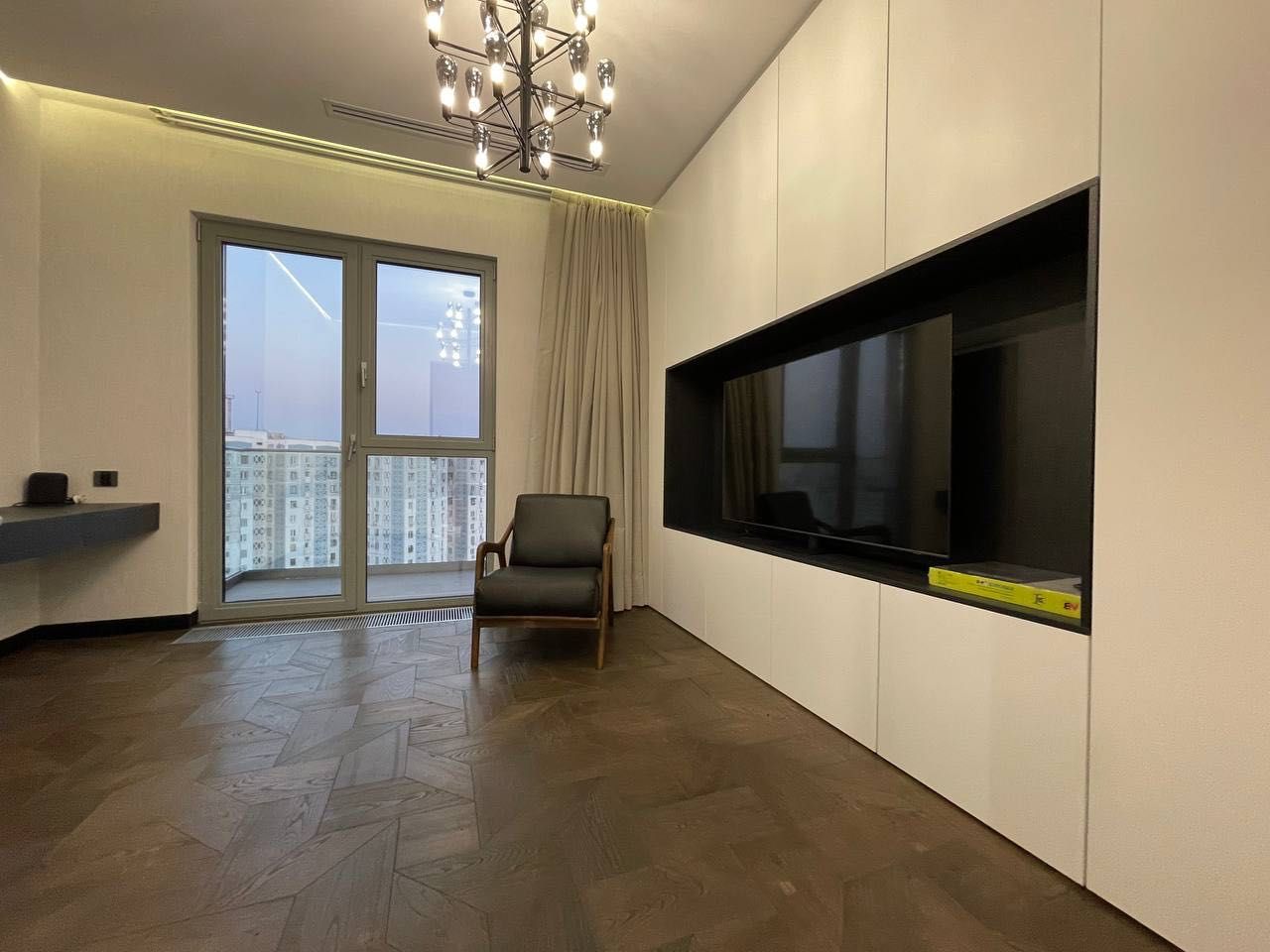 Mirabad Avenue Продается 5 комнатная квартира ремонт ул.Кунаева