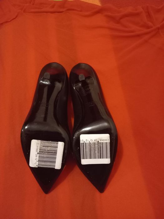 Pantofi stiletto MOSCHINO cu toc înalt și vârf ascutit