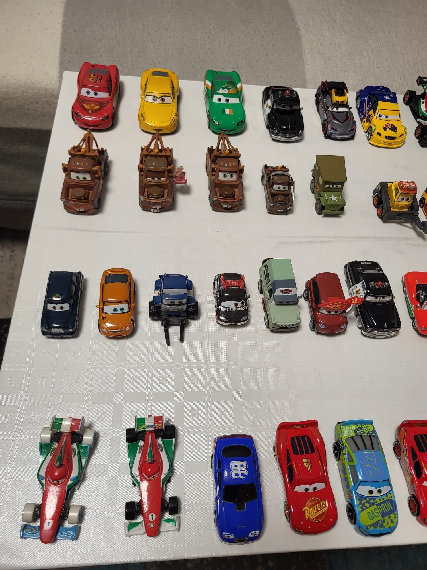 Mașinuțe Disney Cars  Din Metal. Fulger MC Queen. Bucsa. Dinoco.