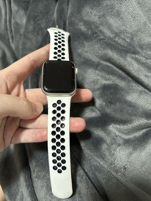 Продам apple watch se 40mm
